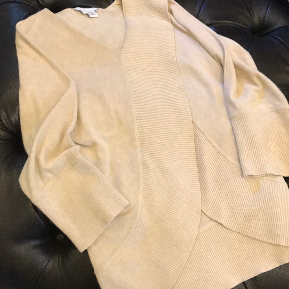 Wheat V Neck Knit Pull Over Sweater S - Picture 7 of 7